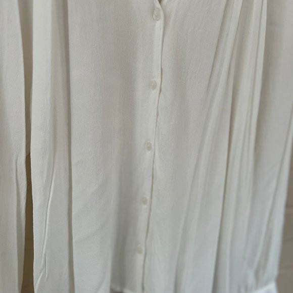 Old Navy White Blouse - Picture 4 of 6